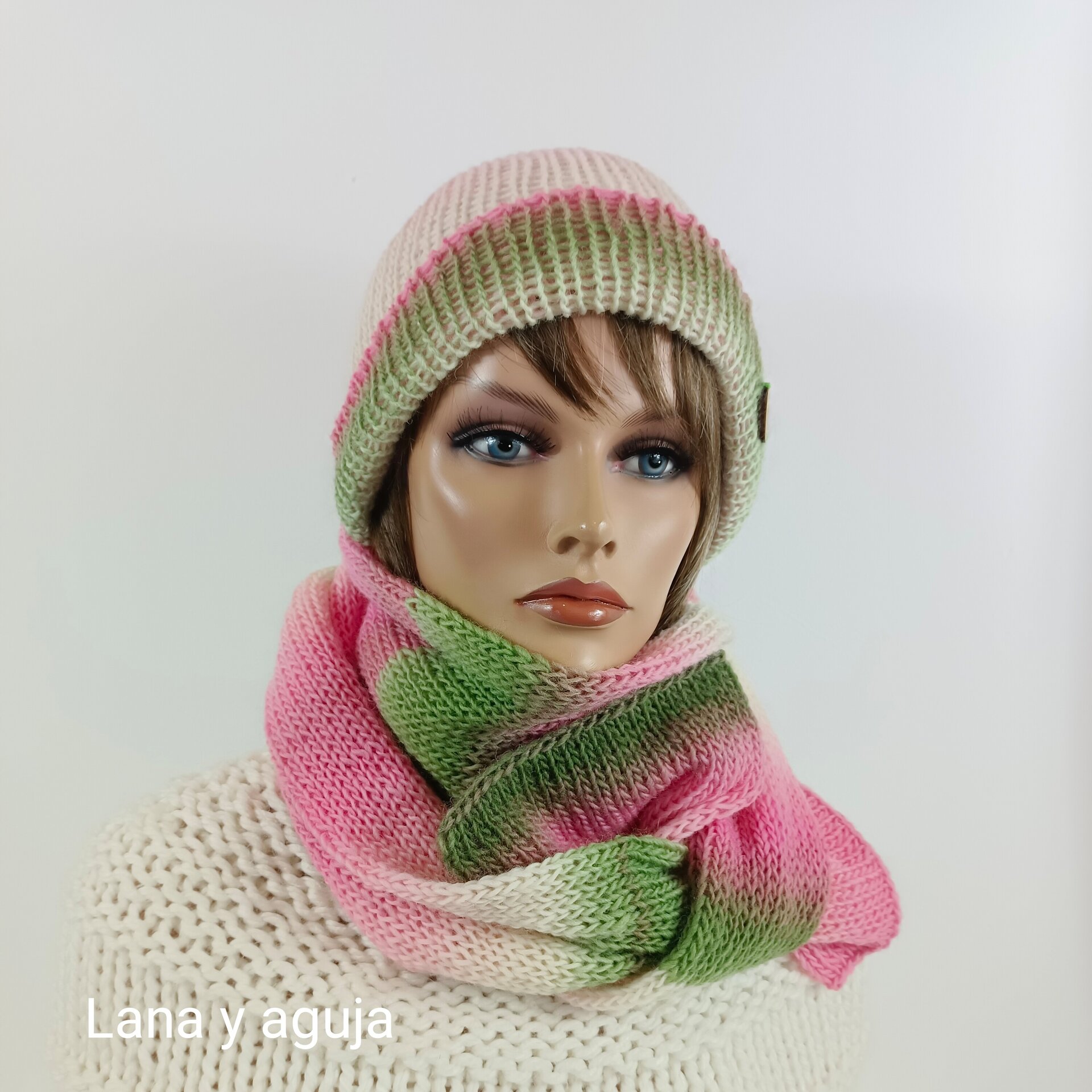 Conjunto de gorro y bufanda de lana, hecho a mano. VARIOS COLORES. - 3
