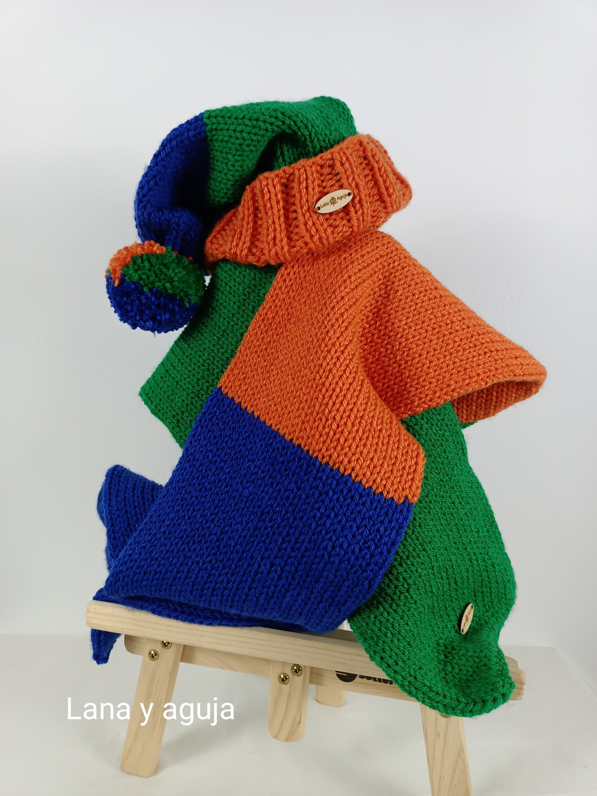 Conjunto de gorro y bufanda, tejida a mano, multicolor. - 7