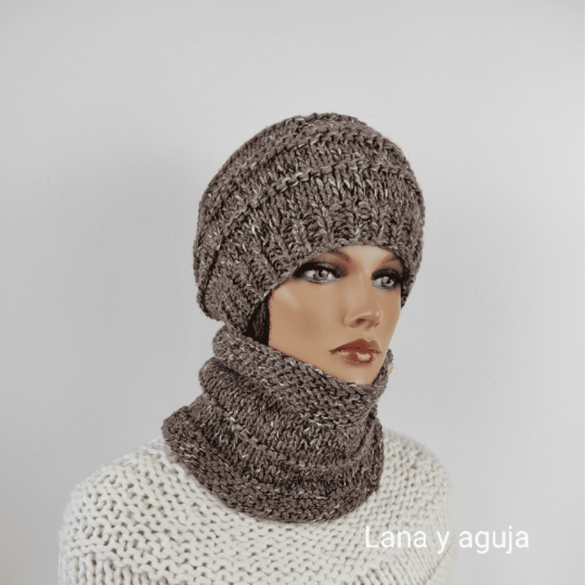 Conjunto de gorro y cuello de lana para mujer, tejido a mano, marrón jaspeado. - 4