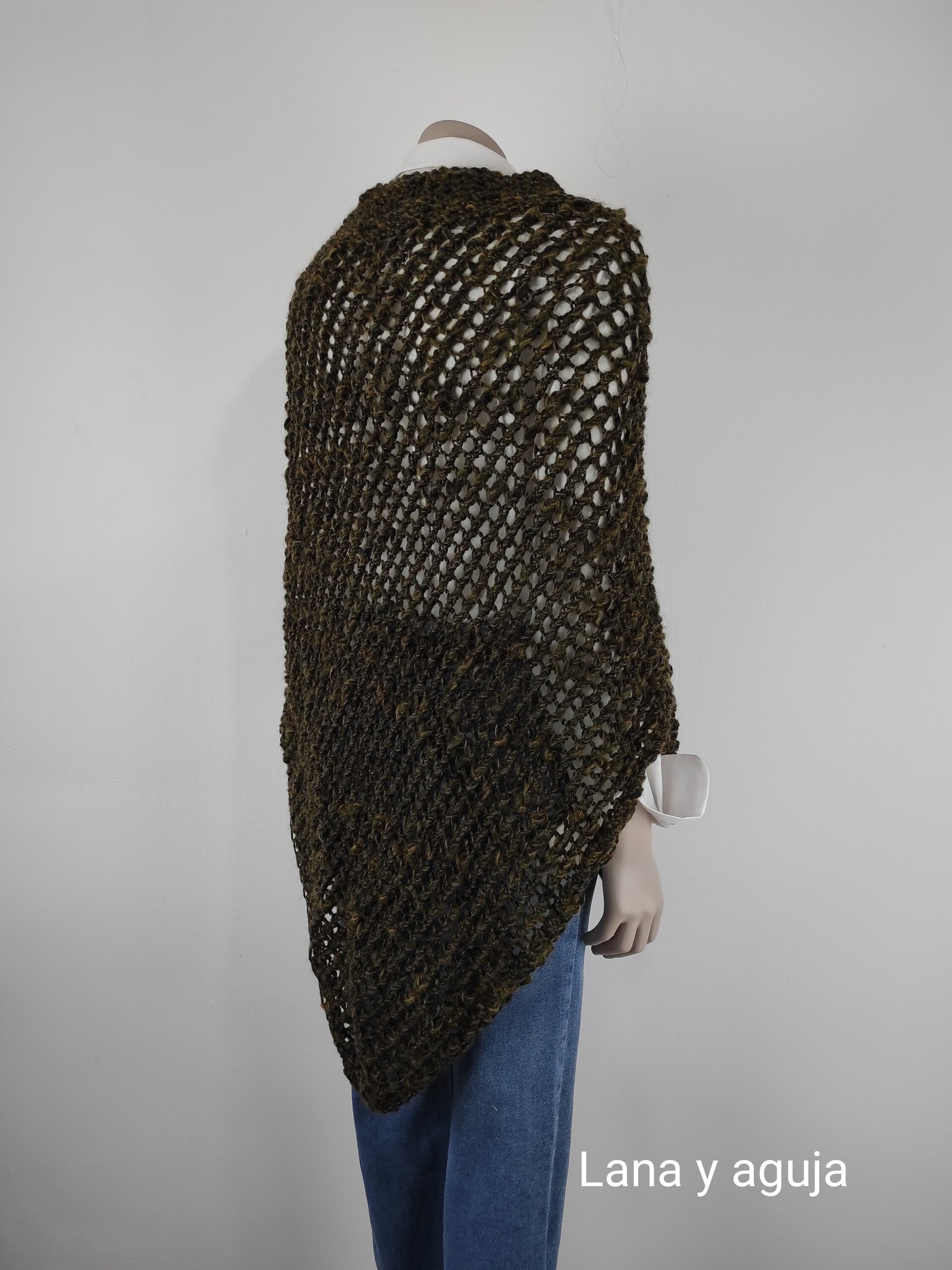 Poncho de lana, chal para mujer, tejido a mano. - 4